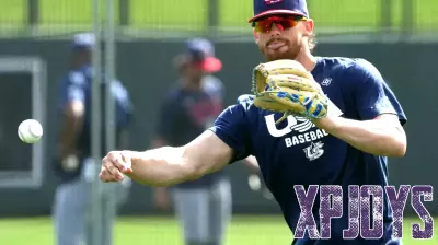 How Bobby Witt Jr. links the WBC, video games, his wedding and a burger chain