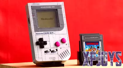 LEGO's Game Boy Set Receives Enthusiastic Reception from Gamers