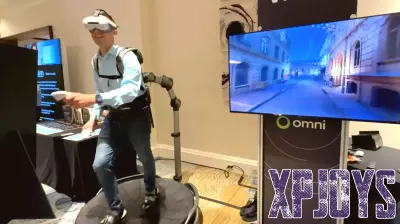 This VR treadmill lets you walk inside games